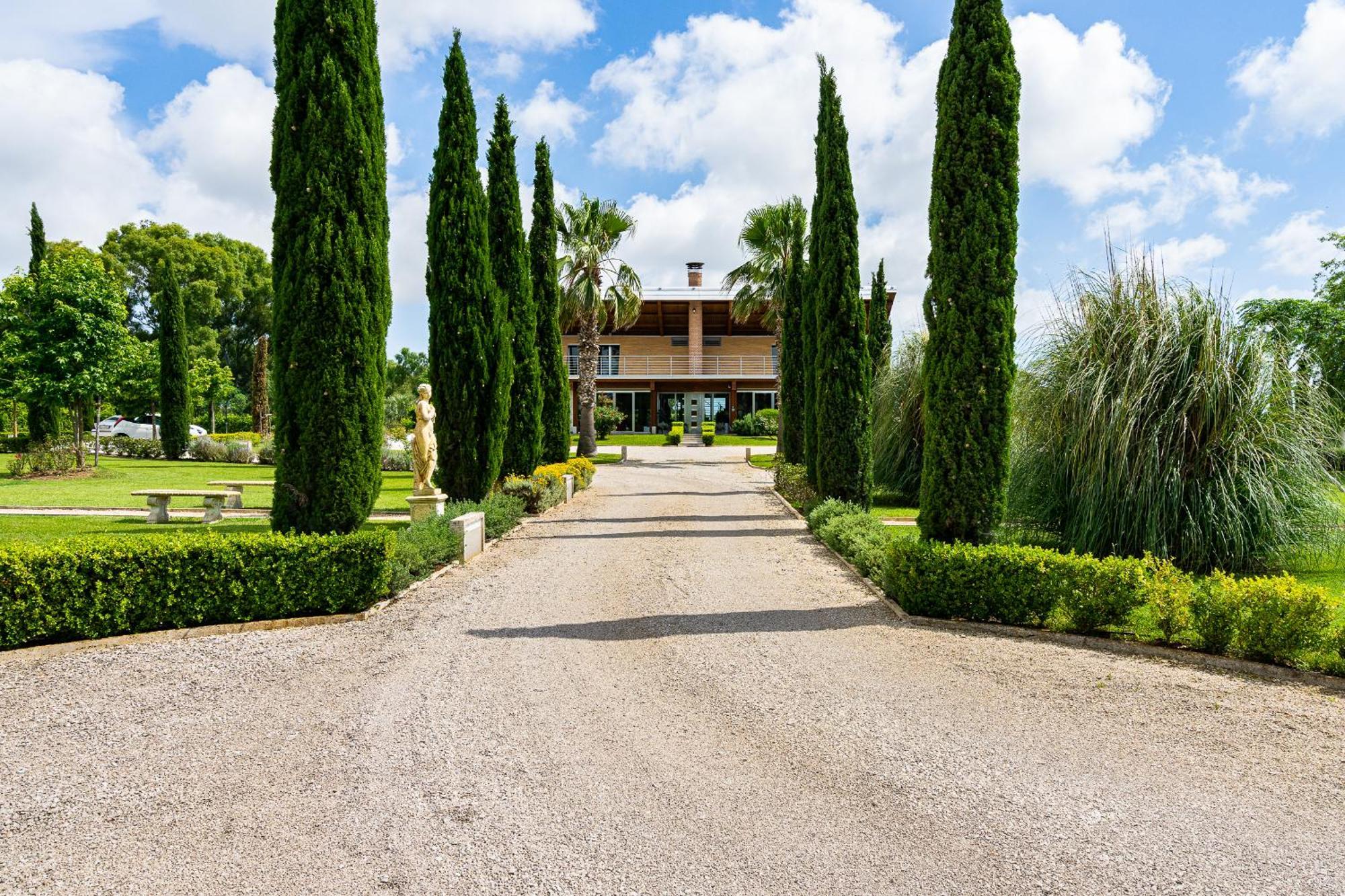 Casale Delle Ronde B&B Latina Exterior photo