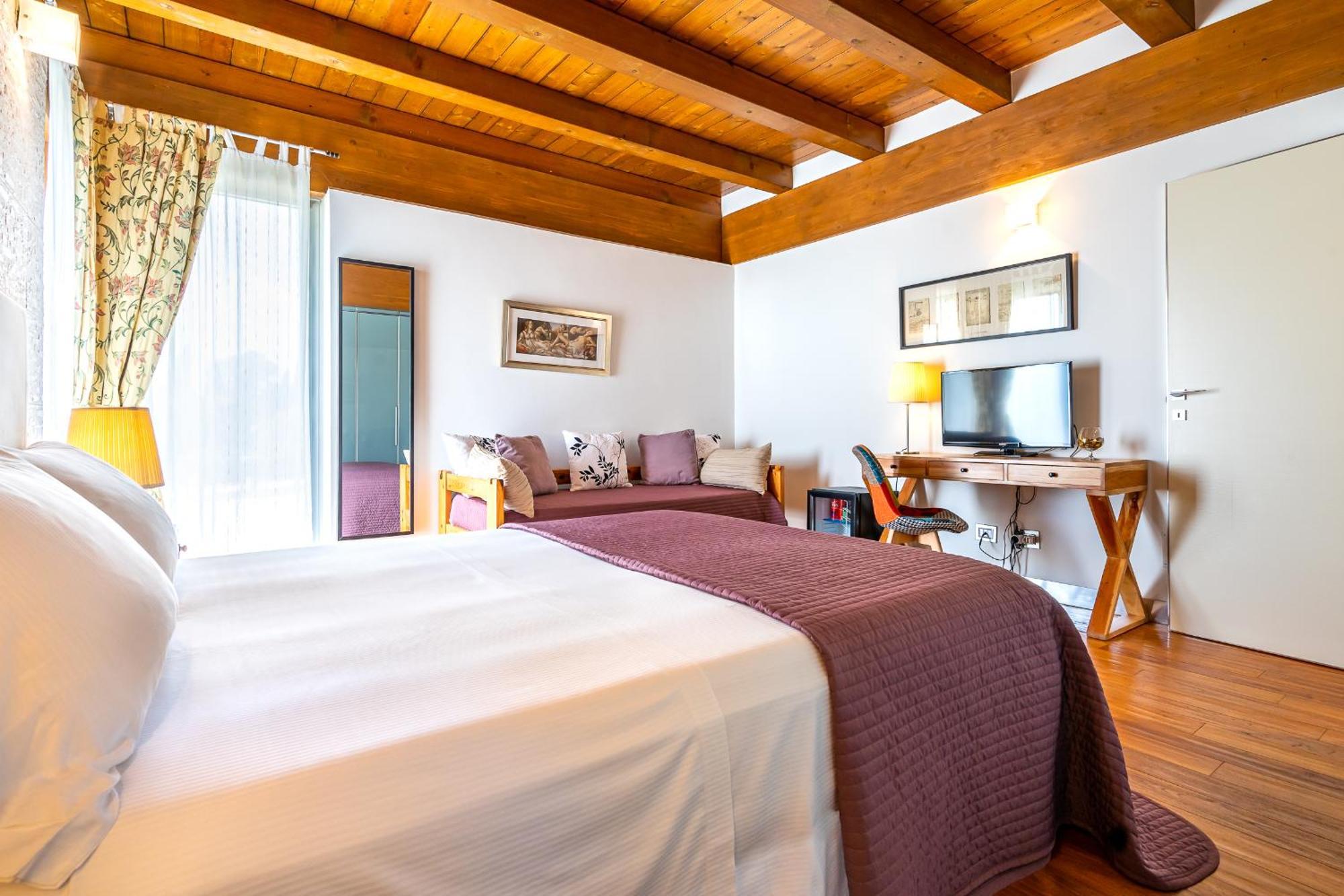 Casale Delle Ronde B&B Latina Exterior photo